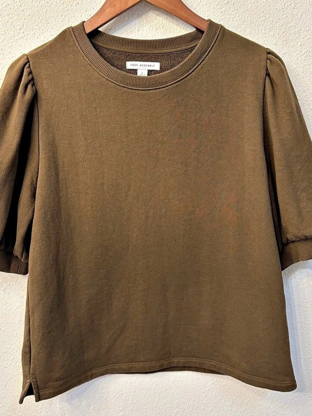 Free Assembly Puff Sleeve Top in Olive Green Large